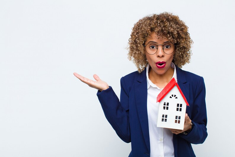 une agence immobilière ou un expert immobilier